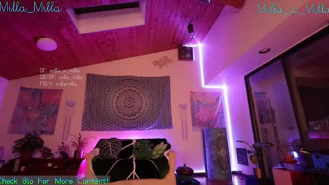 milla_milla online show from December 10, 2:39 pm