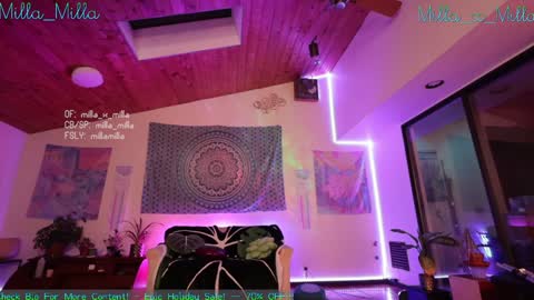 milla_milla online show from December 23, 6:11 am