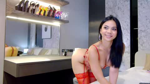 Snapshot of millabelle chatting on December 11, 8:15 am MillaBelle online show from December 11, 8:15 am