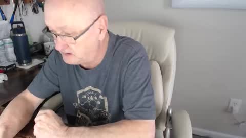 Snapshot of millenium0129 chatting on November 21, 5:44 pm millenium0129 online show from November 21, 5:44 pm