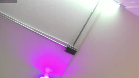 miller_vanessa_ online show from February 18, 10:58 pm