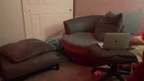 Snapshot of millerjdm chatting on January 21, 11:55 pm SlimnHungOH online show from January 21, 11:55 pm