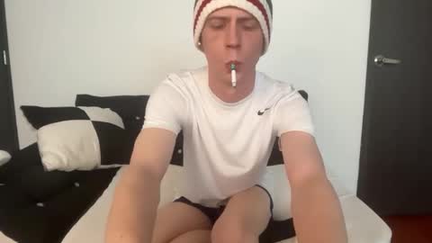 Snapshot of millerjdm chatting on September 10, 9:15 pm SlimnHungOH online show from September 10, 9:15 pm