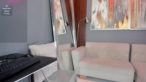 Snapshot of millie_jhones chatting on November 26, 12:17 pm millie_jhones online show from November 26, 12:17 pm