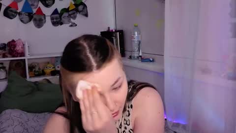 Snapshot of milliedoll chatting on November 27, 6:37 am Millie online show from November 27, 6:37 am