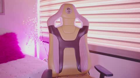 MILLY online show from February 20, 7:25 pm