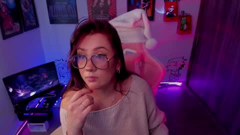 Monkey D Maddie online show from December 5, 8:33 pm