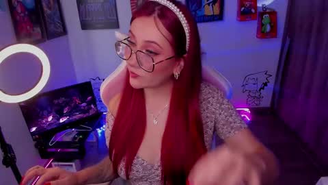 Monkey D Maddie online show from February 10, 8:42 pm