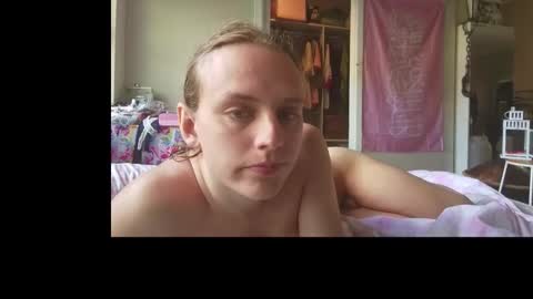 millycums online show from November 17, 6:19 am