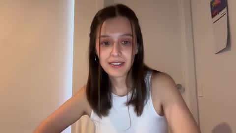 Snapshot of millypetite chatting on September 14, 2:54 am Milly online show from September 14, 2:54 am