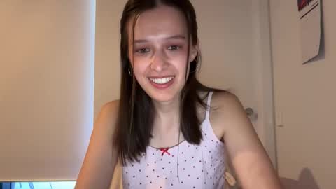 Snapshot of millypetite chatting on September 15, 3:06 am Milly online show from September 15, 3:06 am