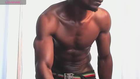 Snapshot of miltonn_jakee chatting on January 16, 2:19 pm Miltonn online show from January 16, 2:19 pm