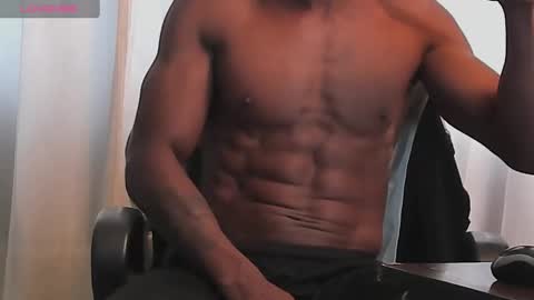 Snapshot of miltonn_jakee chatting on January 23, 12:41 pm Miltonn online show from January 23, 12:41 pm
