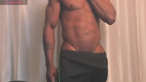 Snapshot of miltonn_jakee chatting on January 29, 12:33 am Miltonn online show from January 29, 12:33 am