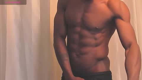 Snapshot of miltonn_jakee chatting on January 29, 3:33 am Miltonn online show from January 29, 3:33 am