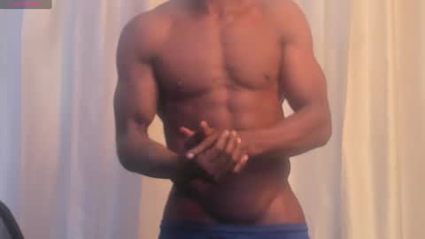 Snapshot of miltonn_jakee chatting on February 3, 10:32 pm Miltonn online show from February 3, 10:32 pm