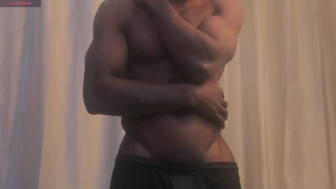 Snapshot of miltonn_jakee chatting on February 5, 5:20 am Miltonn online show from February 5, 5:20 am