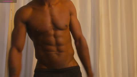 Snapshot of miltonn_jakee chatting on February 5, 8:46 pm Miltonn online show from February 5, 8:46 pm
