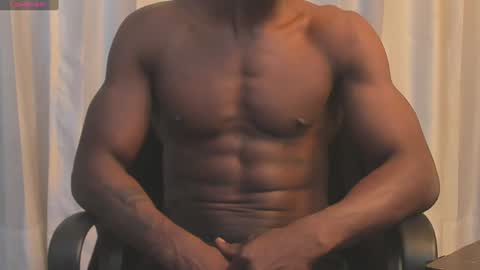Snapshot of miltonn_jakee chatting on February 6, 9:00 am Miltonn online show from February 6, 9:00 am