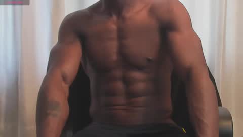 Snapshot of miltonn_jakee chatting on February 7, 7:06 pm Miltonn online show from February 7, 7:06 pm