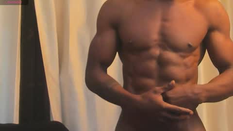 Snapshot of miltonn_jakee chatting on February 15, 4:58 am Miltonn online show from February 15, 4:58 am
