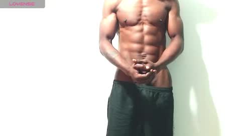 Snapshot of miltonn_jakee chatting on March 11, 5:27 am Miltonn online show from March 11, 5:27 am