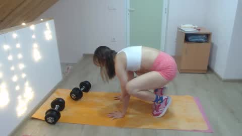 milusea online show from December 17, 2:11 pm