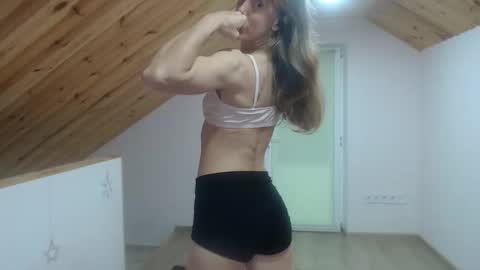 milusea online show from November 11, 1:44 pm