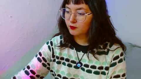 mily_baker online show from January 28, 6:39 pm