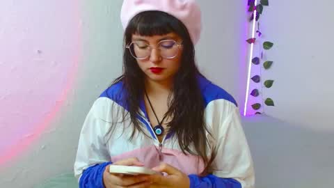 mily_baker online show from February 14, 9:43 pm