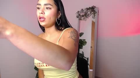 Snapshot of mily_ortiz chatting on November 26, 5:03 pm Mily Ortiz online show from November 26, 5:03 pm