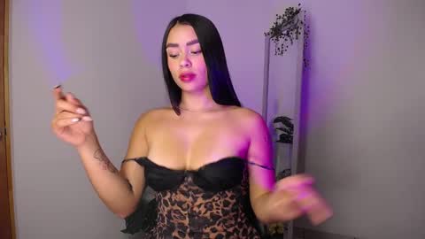 Mily Ortiz online show from February 3, 5:40 pm