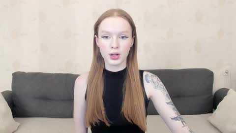 Snapshot of milymi_ chatting on November 16, 3:01 am Milena and Jasper online show from November 16, 3:01 am