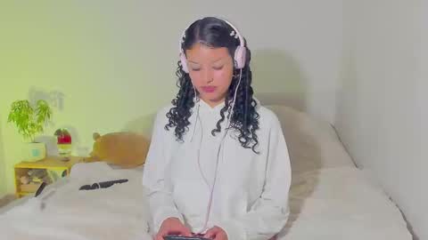 Mimii  online show from December 26, 9:26 pm