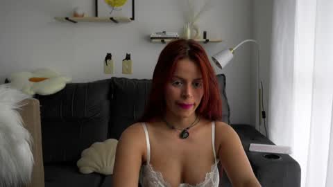 Snapshot of mimifoxz chatting on November 2, 8:22 pm Mimi online show from November 2, 8:22 pm