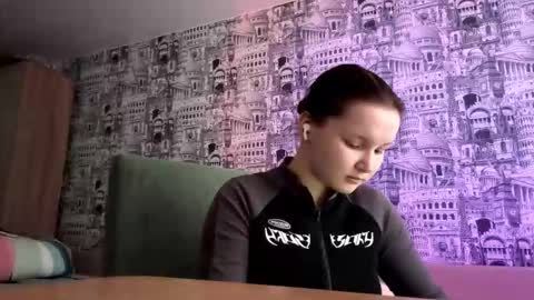 Mia online show from January 18, 7:01 am