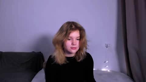 hi Im Mina  online show from December 6, 1:29 am