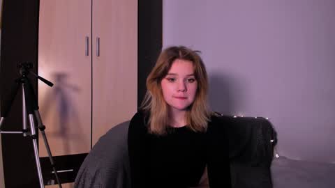 hi Im Mina  online show from December 9, 8:44 am