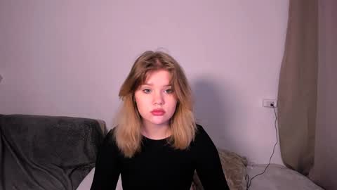 hi Im Mina  online show from December 13, 4:54 am