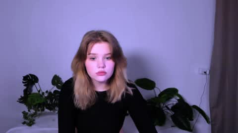 hi Im Mina  online show from January 23, 9:29 am