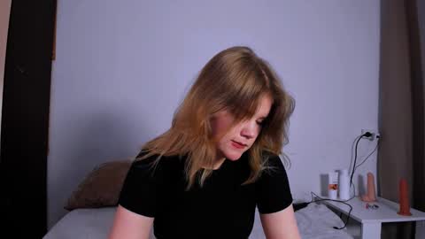 hi Im Mina  online show from February 10, 4:19 am