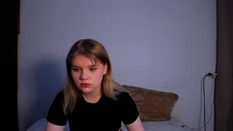 hi Im Mina  online show from February 12, 1:52 am