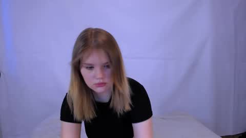 hi Im Mina  online show from February 14, 1:23 am