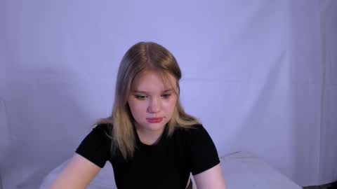 hi Im Mina  online show from February 14, 4:26 am