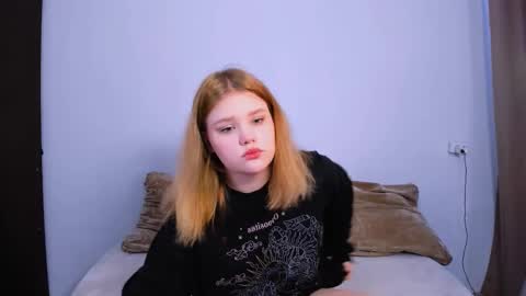 hi Im Mina  online show from October 2, 1:23 am