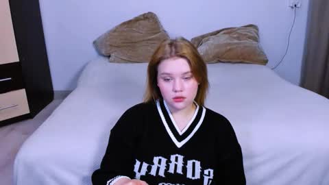 hi Im Mina  online show from October 4, 11:08 am