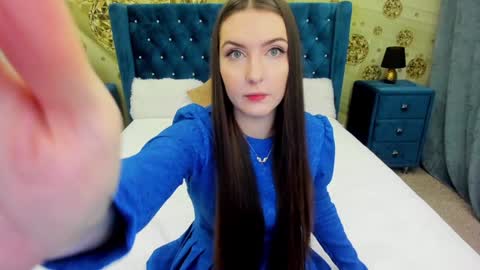 Snapshot of minchelskatrina chatting on January 4, 6:09 am minchelskatrina online show from January 4, 6:09 am