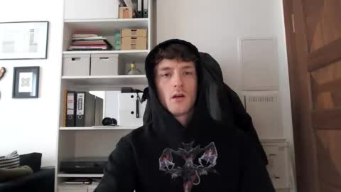 Snapshot of mindly chatting on December 16, 11:04 am Mindly online show from December 16, 11:04 am