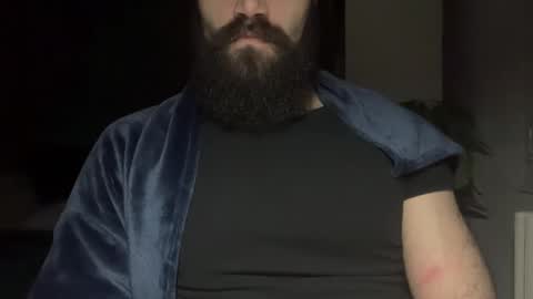 Snapshot of mingo_in_wonderland chatting on December 10, 11:30 pm Lance online show from December 10, 11:30 pm