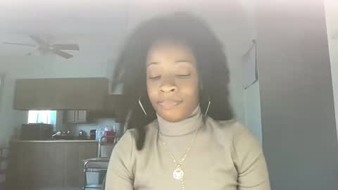 Snapshot of mini_luv chatting on December 4, 11:46 pm SLIPSLID online show from December 4, 11:46 pm